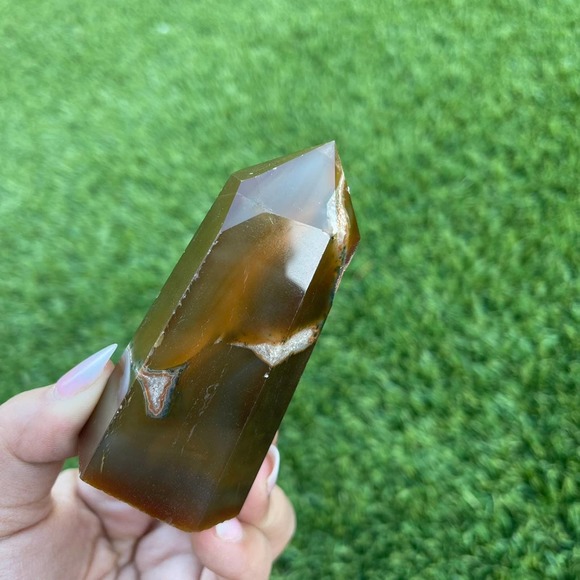 Carnelian Tower - Picture 3 of 12